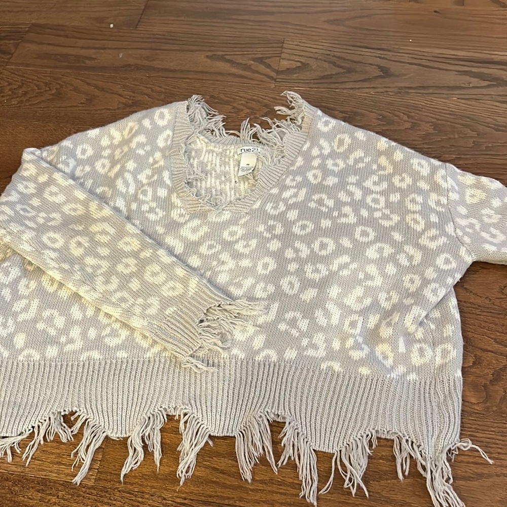 Cheetah grey print sweater